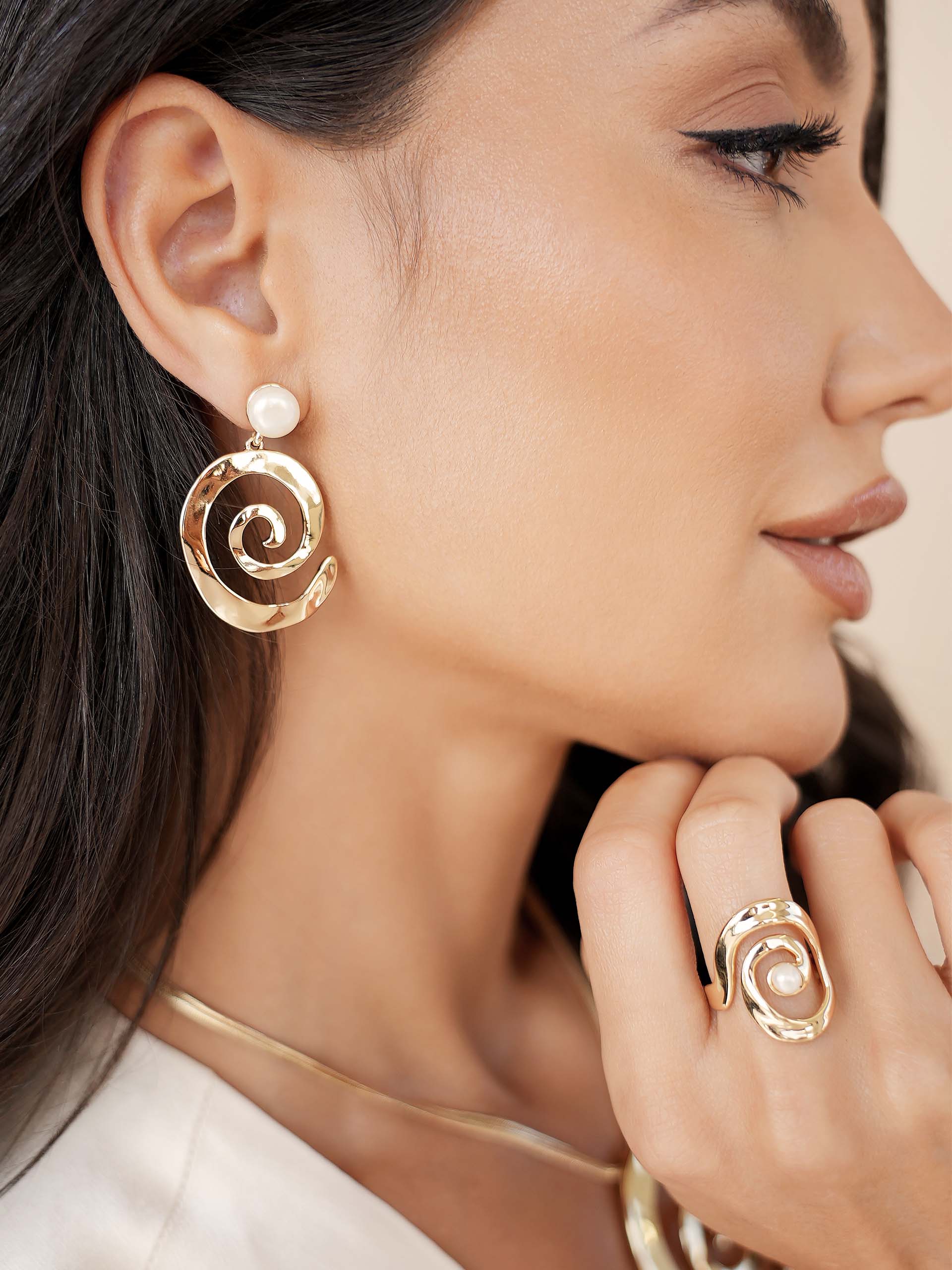 Aura Swirl Pearl Earrings